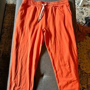 Vuori joggers in orange